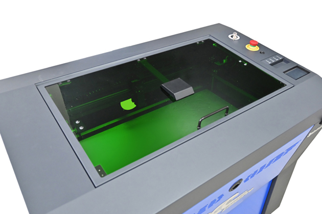 Spirit LS PRO Lasercutter auch als Fiber Laser Modell verfuegbar